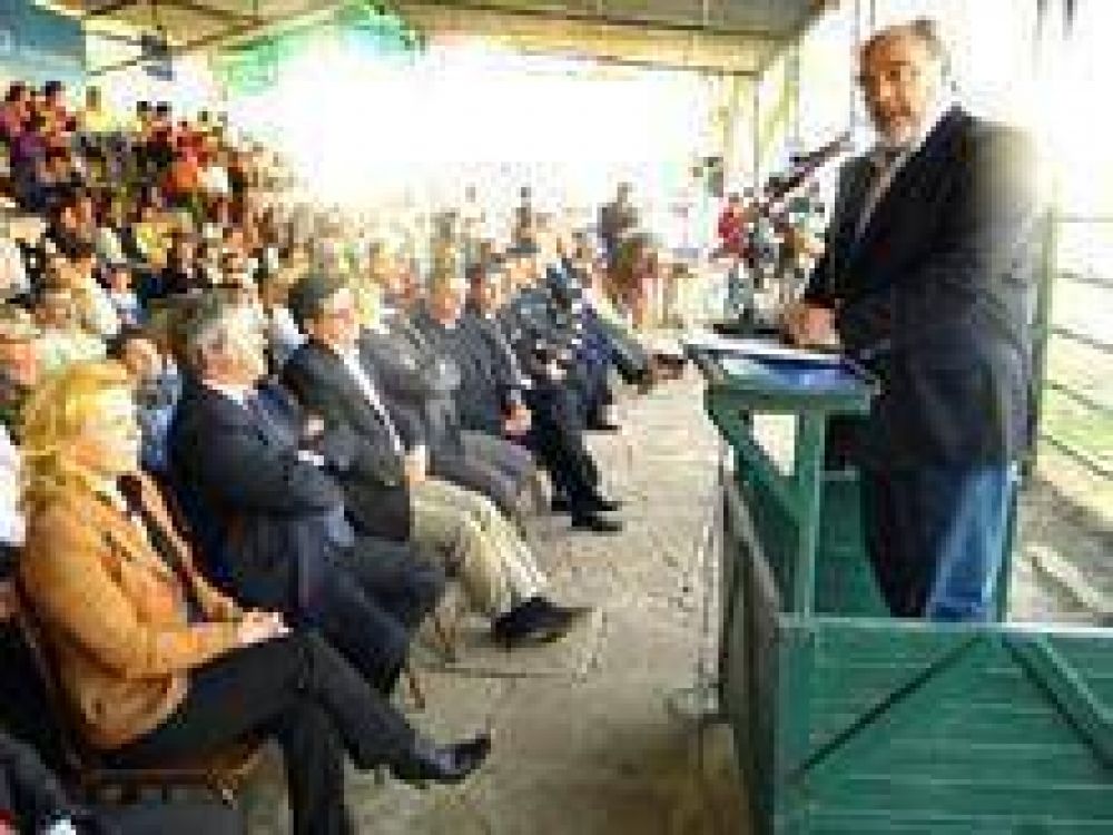 Ahora Colombi asegura que esta semana anuncia el aumento para estatales