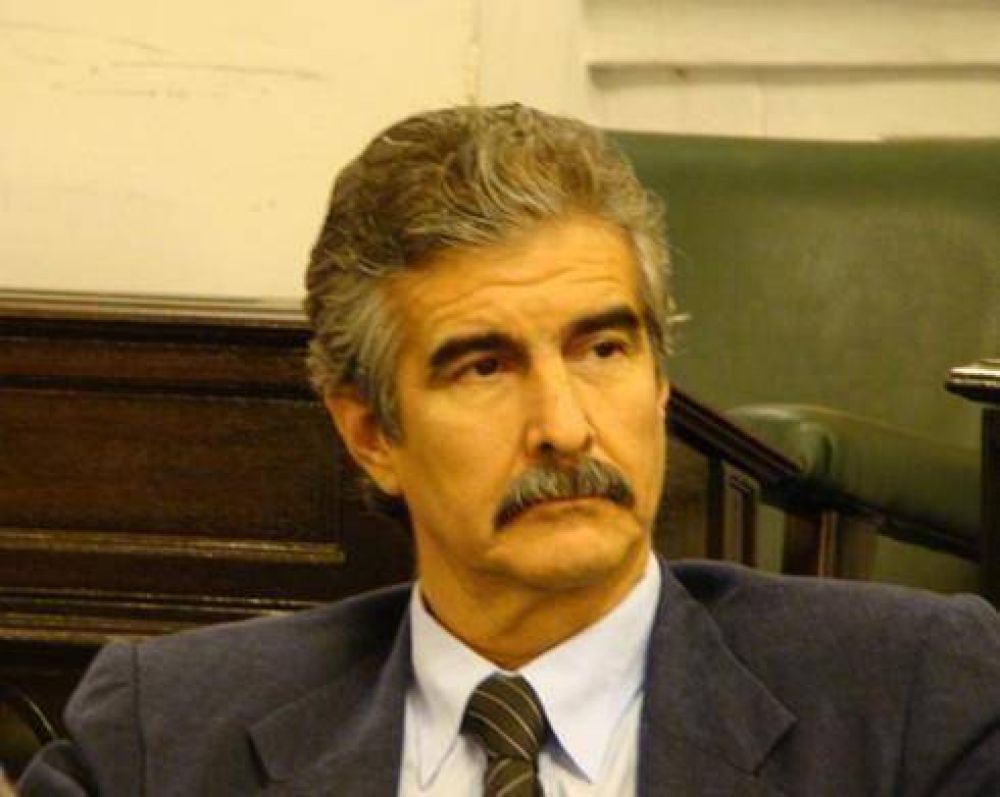 Rufino Fern�ndez: "No hacen falta m�s actas para el aumento del b�sico que ya se logr�" 