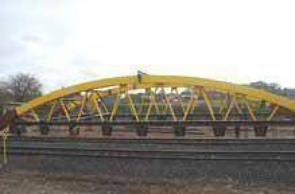 El Puente Ferroviario sobre el Arroyo Mor�n, resuelve una problem�tica de d�cadas