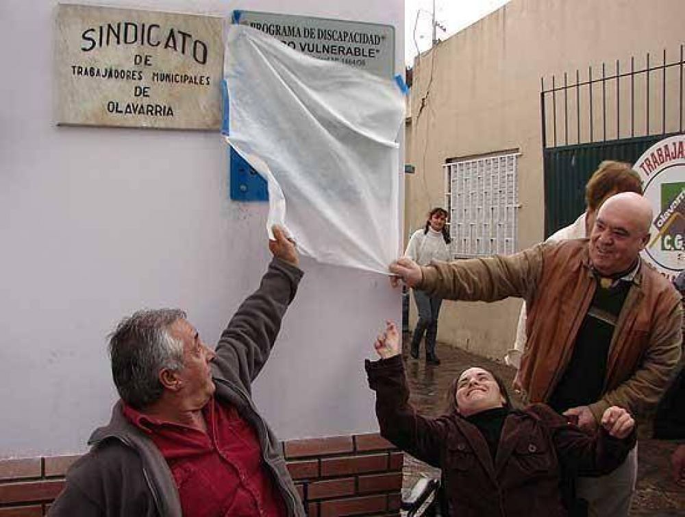 Los trabajadores municipales inauguraron dos oficinas 