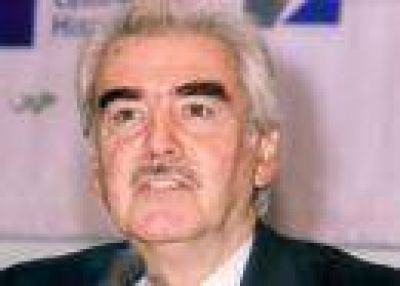 La UCR porte�a presenta sus precandidatos