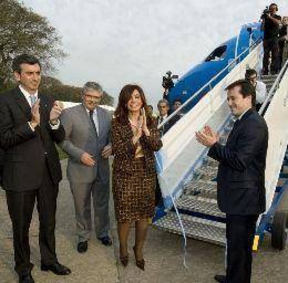 AA: la Presidente inst� a no interrumpir servicio por causas gremiales