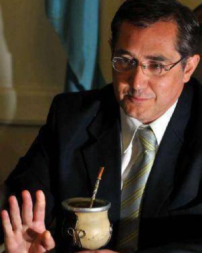 La guerra de palabras no cesa: ahora quieren ir por Tan�s