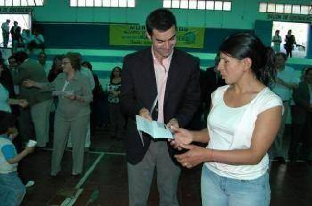 �Queremos devolver la dignidad y la inclusi�n a cada uno de los salte�os�, expres� el Gobernador en Rosario de la Frontera