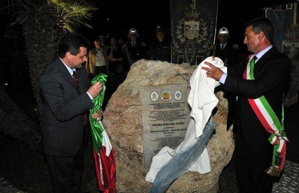 La comunidad de Barano cuenta con una plaza que se llama Mar del Plata
