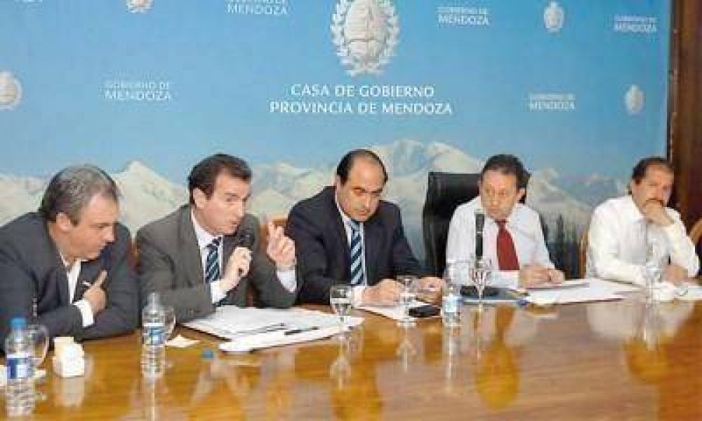 Sin revelar el secreto, Jaque se va a Brasil para promocionar