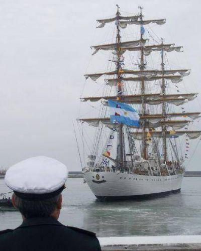 Sesenta mil personas visitaron la Fragata Libertad que parti� rumbo a General Belgrano