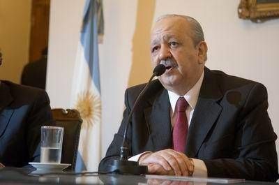 Brizuela calific� de "irracional" el operativo de clausura chacarero