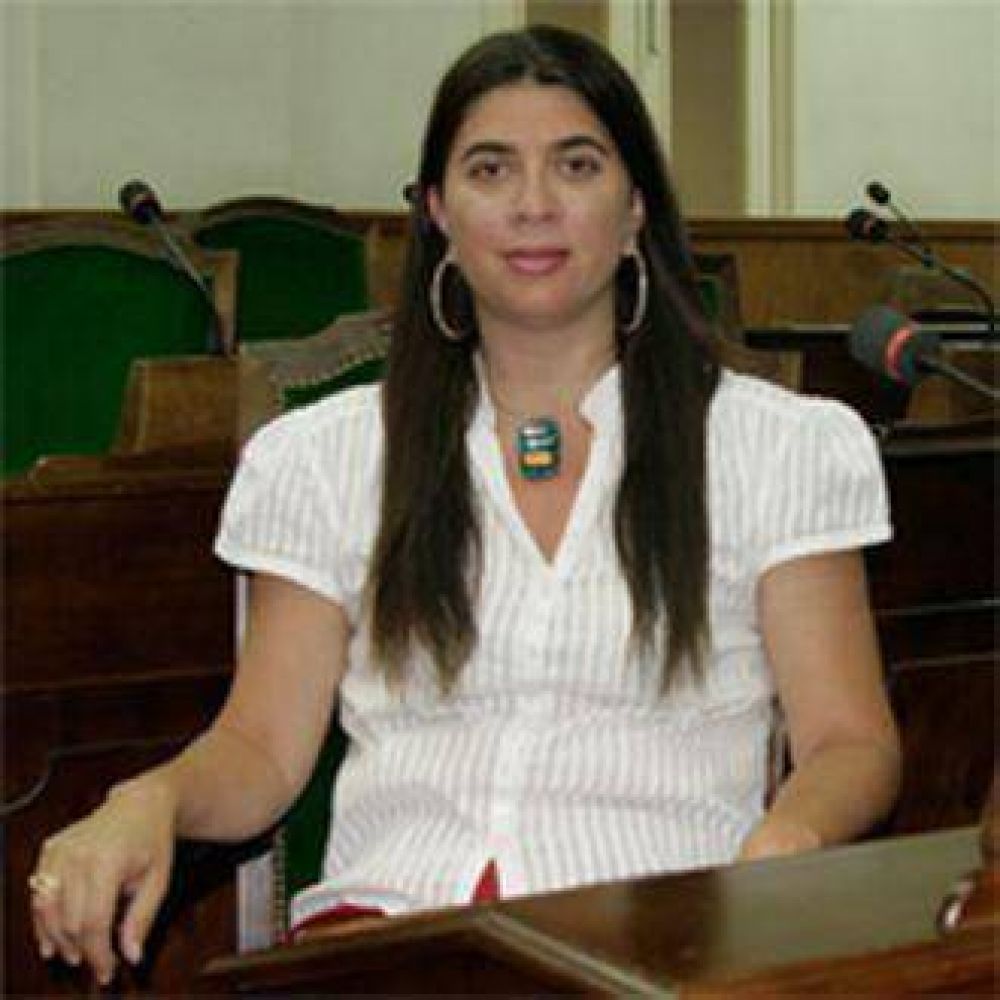 Paola Caputo: �Voy a trabajar para una candidatura de Alfons�n�