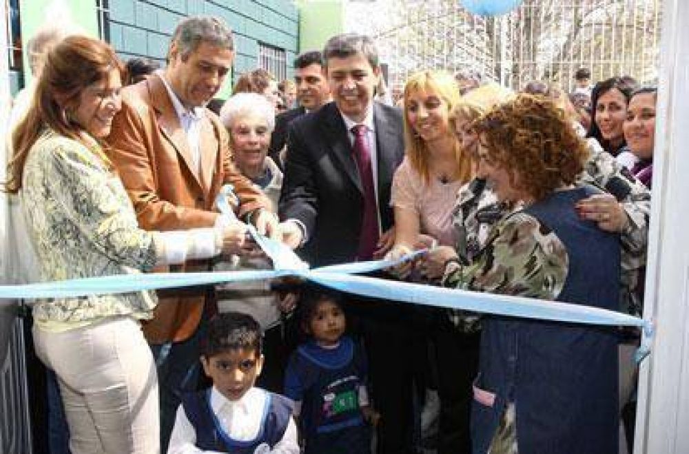 Inauguraron la nueva sede del Jard�n Maternal N�1 en Levalle y Avenida Roca