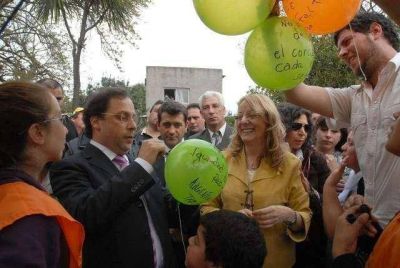 ALICIA KIRCHNER: "ESTAMOS CUMPLIENDO CON LOS ARGENTINOS QUE MENOS TIENEN"