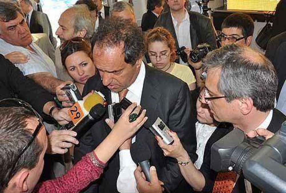 Tras el reto de Kirchner: Eseverri y Scioli acordaron un encuentro �en t�rminos pol�ticos y personales� 