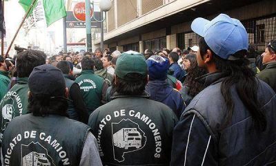 Bloqueos a Siderar: Camioneros prorrogaron hasta hoy la tregua