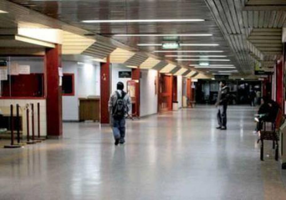 Hospitales redujeron su atenci�n y tendr�n guardias m�nimas por 3 d�as