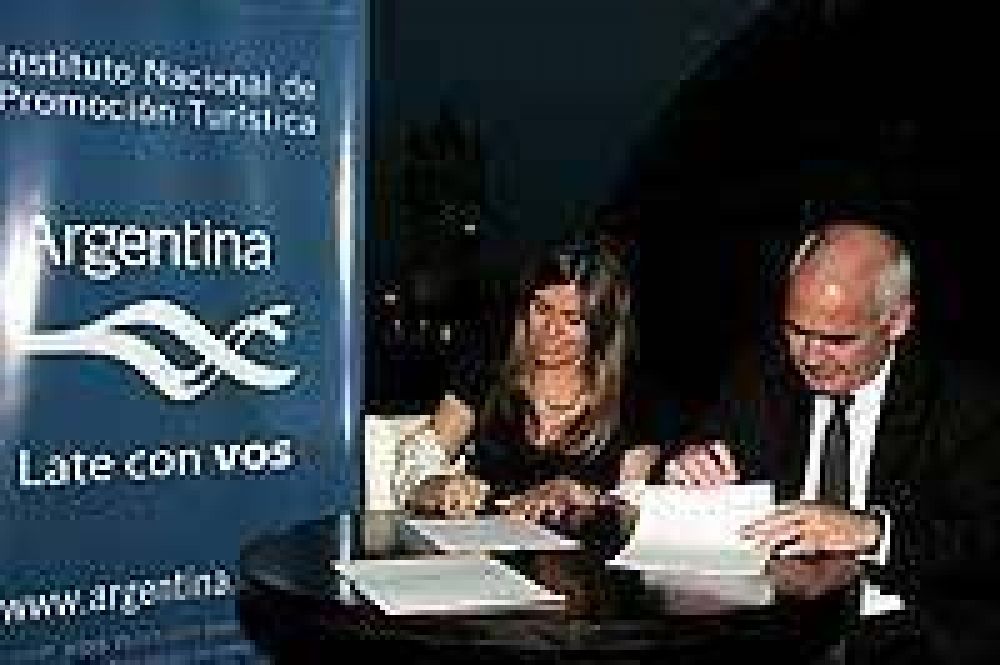 El ministro de Turismo firm� un convenio con British Airways