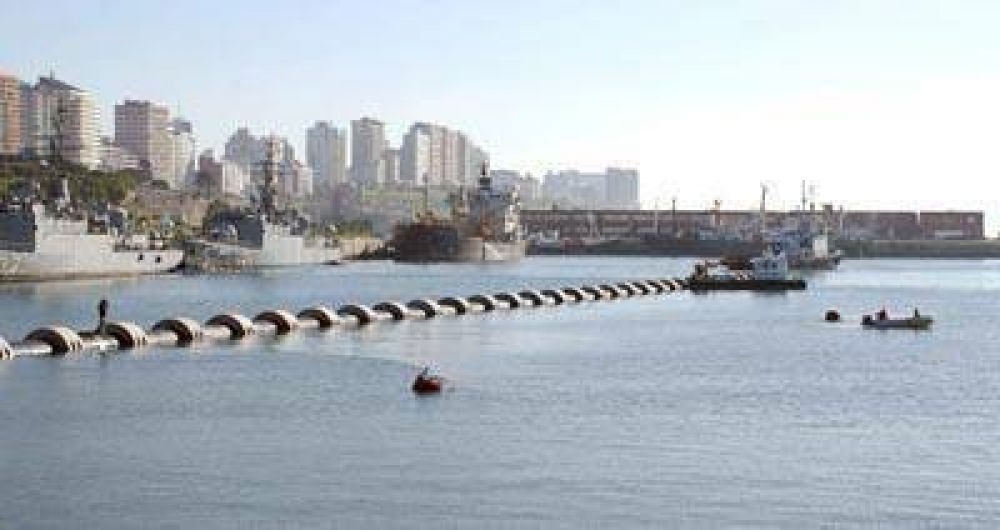 Terminaron la soldadura del segundo tramo de ca�os del emisario submarino