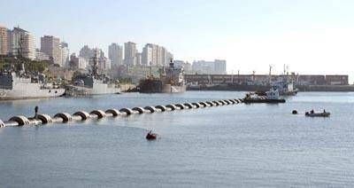 Terminaron la soldadura del segundo tramo de ca�os del emisario submarino