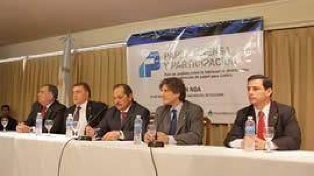 1� foro regional NOA para regular la comercializaci�n de Papel Prensa