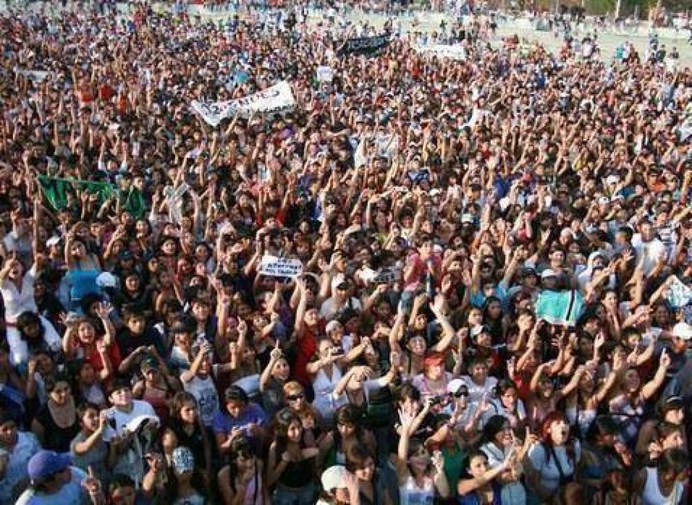 M�s de 5.500 estudiantes celebraron su d�a y el inicio de la primavera