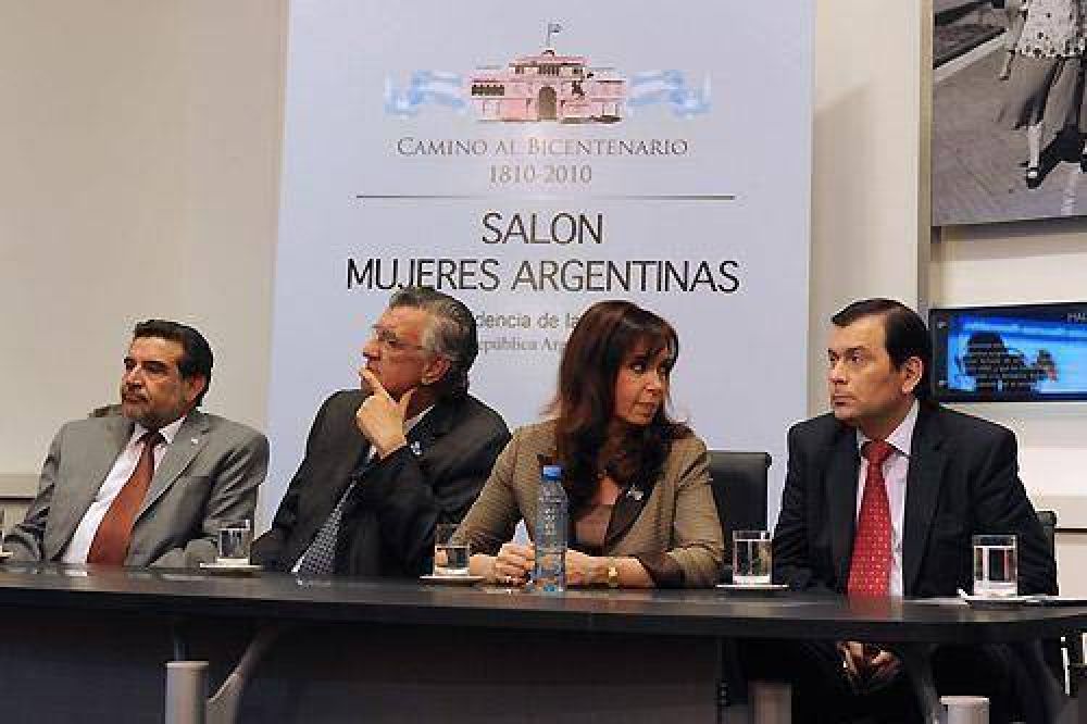Zamora: "Vamos instalando a Santiago en el mercado industrial exportador"