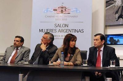 Zamora: "Vamos instalando a Santiago en el mercado industrial exportador"