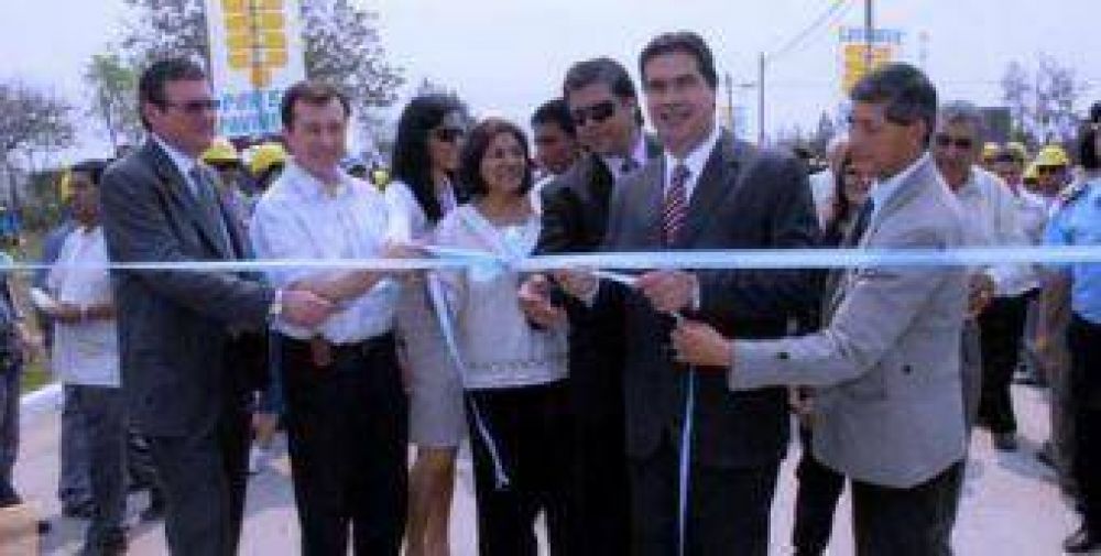 Inauguraron 22 cuadras de pavimento en Villa Berthet