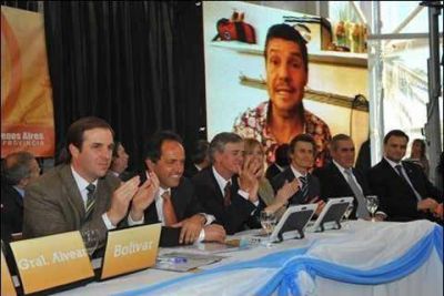 San Martin - DANIEL IVOSKUS ACOMPA�� A SCIOLI EN EL LANZAMIENTO DEL "PLAN PROVINCIAL DIGITAL - MUNICIPIO POR MUNICIPIO"