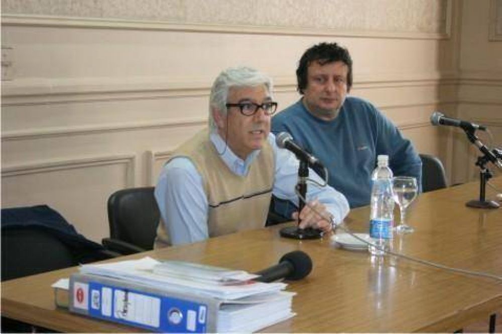 Escuela de Gobierno y Participaci�n Comunitaria  El Contador Norberto Jendrulek disert� sobre Presupuesto Municipal