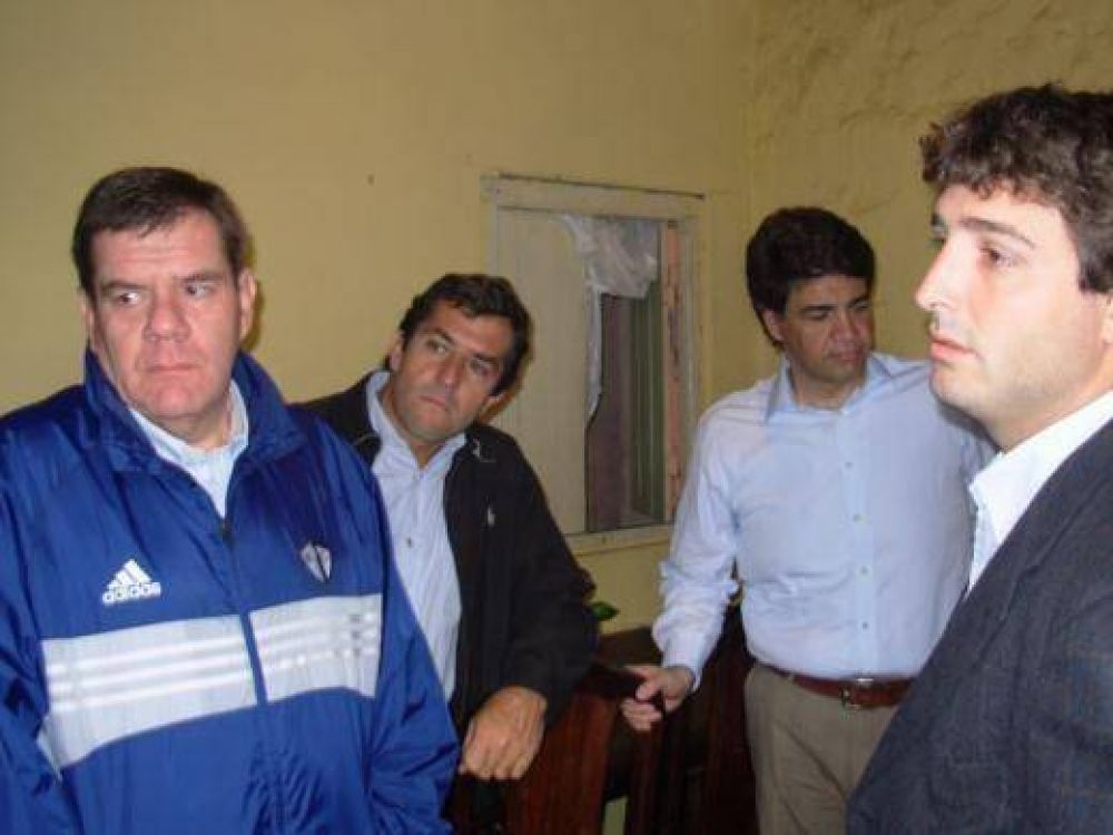 En Tomkinson y Rol�n Montenegro se mostr� como candidato en San Isidro