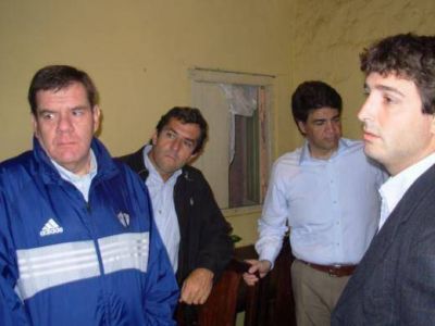 En Tomkinson y Rol�n Montenegro se mostr� como candidato en San Isidro