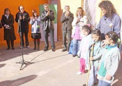 Reinauguraron las instalaciones del Jard�n de Infantes N� 12 de Dock Sud