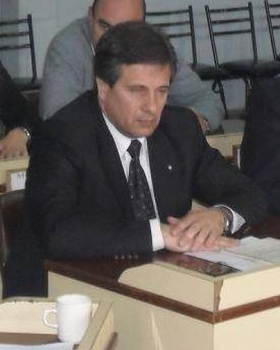 Resoluci�n N� 14 Ridella: �El Concejo no tiene la potestad ni la facultad de cerrar una ruta�