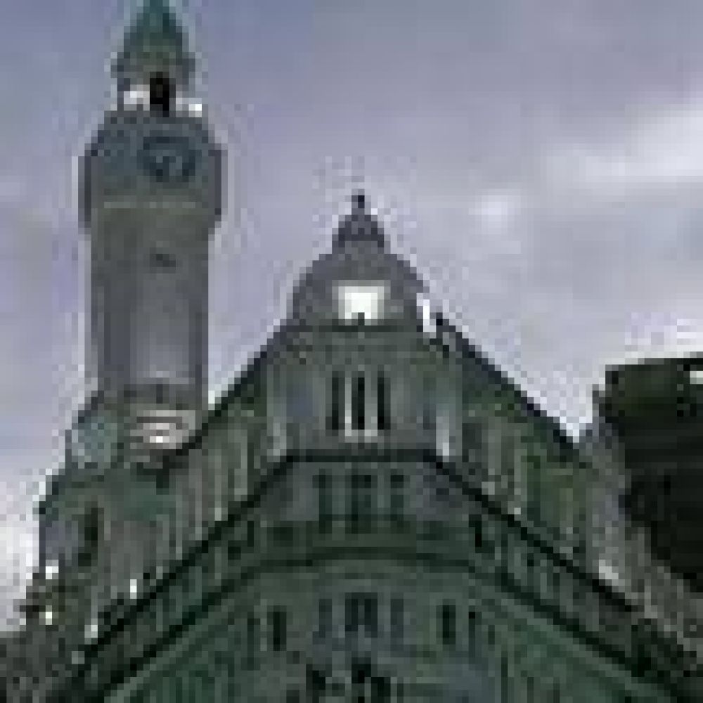 LA OPOSICI�N RECIBE A ESTUDIANTES 