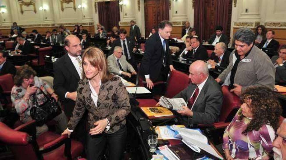 Sin consenso, suspenden art�culos de la reforma pol�tica