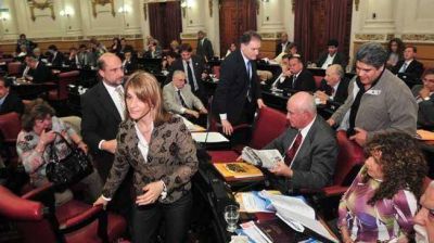 Sin consenso, suspenden art�culos de la reforma pol�tica