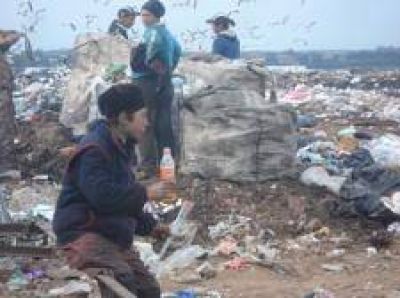 Exigen terminar con el trabajo infantil en el predio de residuos
