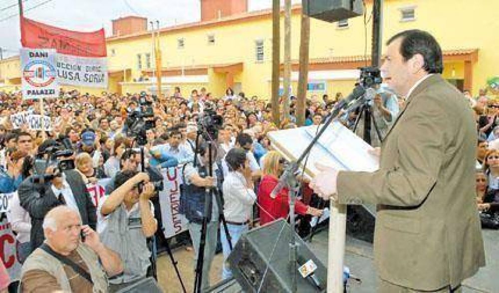 Zamora asegur� que Santiago recupera su capacidad productiva 
