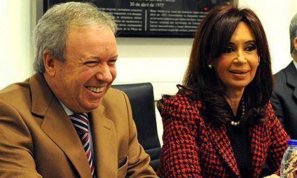 La Presidenta expres� su "solidaridad" a Peralta