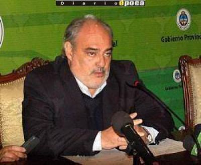 Ricardo Colombi anunciar�a hoy el aumento de cien pesos al b�sico