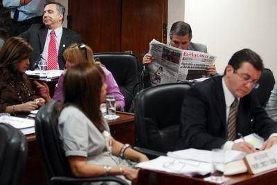 El FCS no defendi� a Krapp e inscribi� el conflicto en la interna