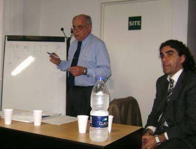 Debate: Reforma Electoral Eduardo L�pez W. disert� en la sede de �Proyecto San Mart�n�