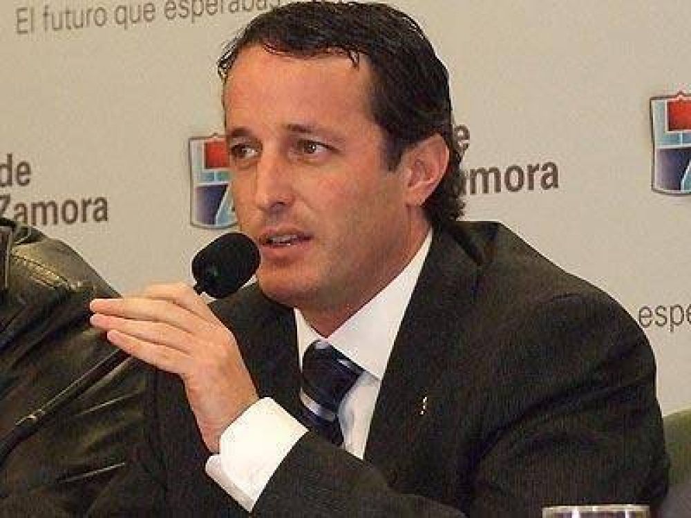  LOMAS | SALUD P�BLICA Insaurralde aprob� la provincalizaci�n del Alende