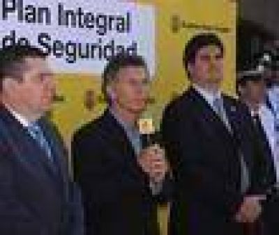 Macri: �Seguimos avanzando con firmeza para darle m�s seguridad a los vecinos�
