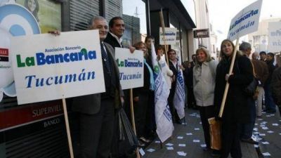 Los bancarios convocaron a un paro por 48 horas 