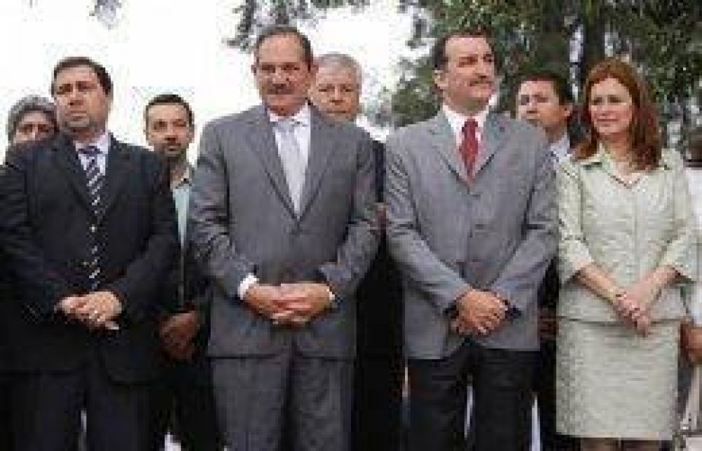 Alperovich desafi� a C�rdoba en las urnas 