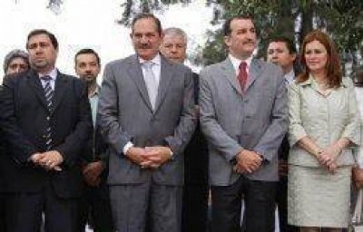Alperovich desafi� a C�rdoba en las urnas 
