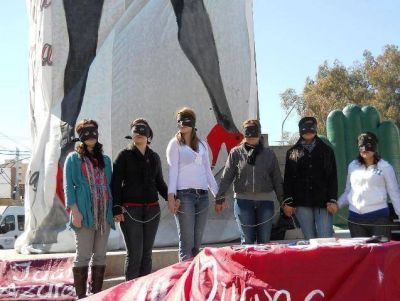 El tr�fico de esclavos, en la calle neuquina