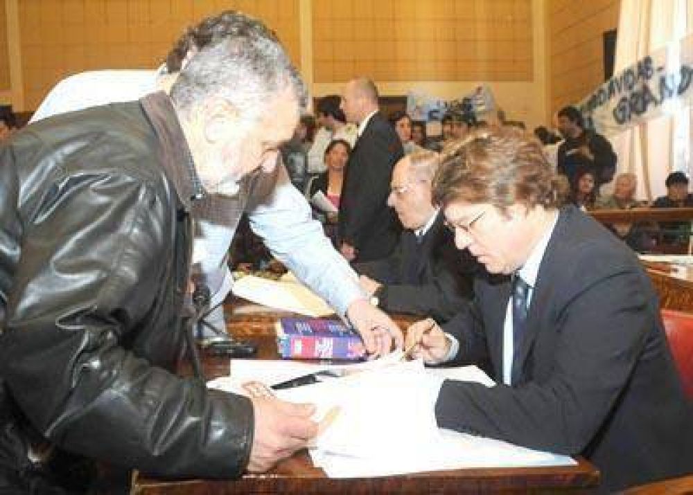 Por unanimidad el Concejo extendi� a 150 d�as el servicio de guardavidas en las playas