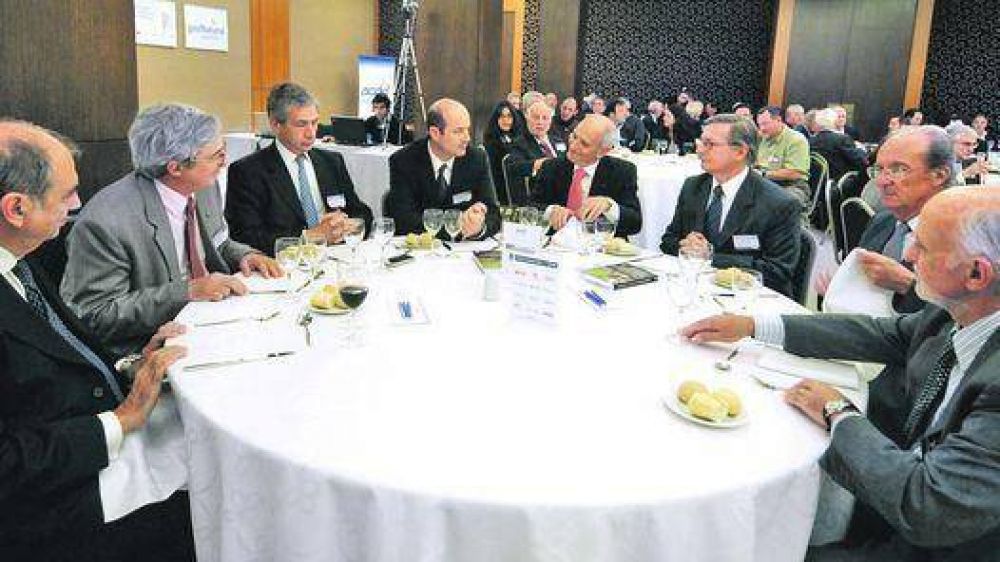 M�s empresarios se suman a las cr�ticas al proyecto por ganancias