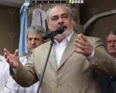 Colombi lleg� de Buenos Aires pero no dio el ansiado anuncio salarial